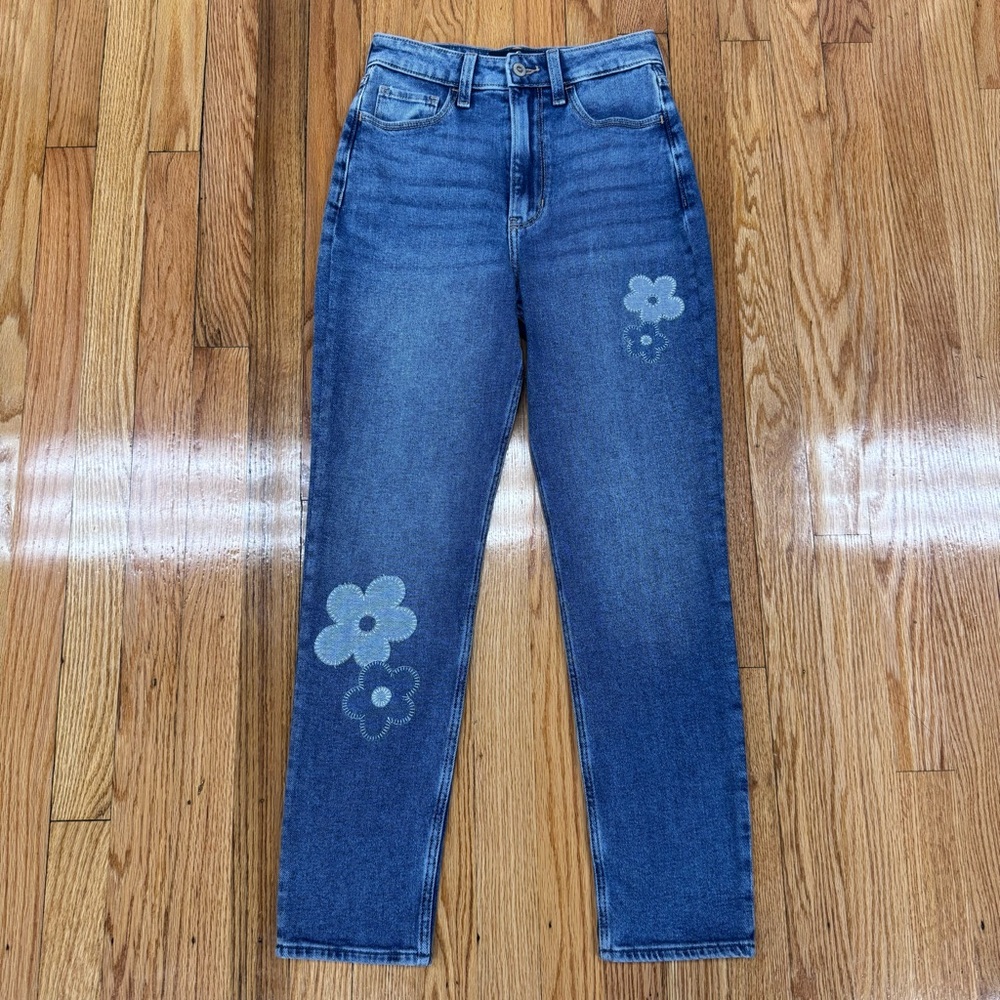 Hollister Women's Straight Leg High Rise Mom Jeans with Floral Patch Design NWT